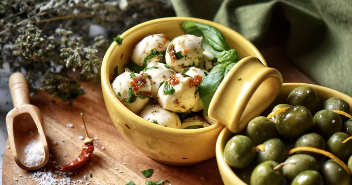 Easy Make-Ahead Marinated Mozzarella: Your Party Secret Weapon
